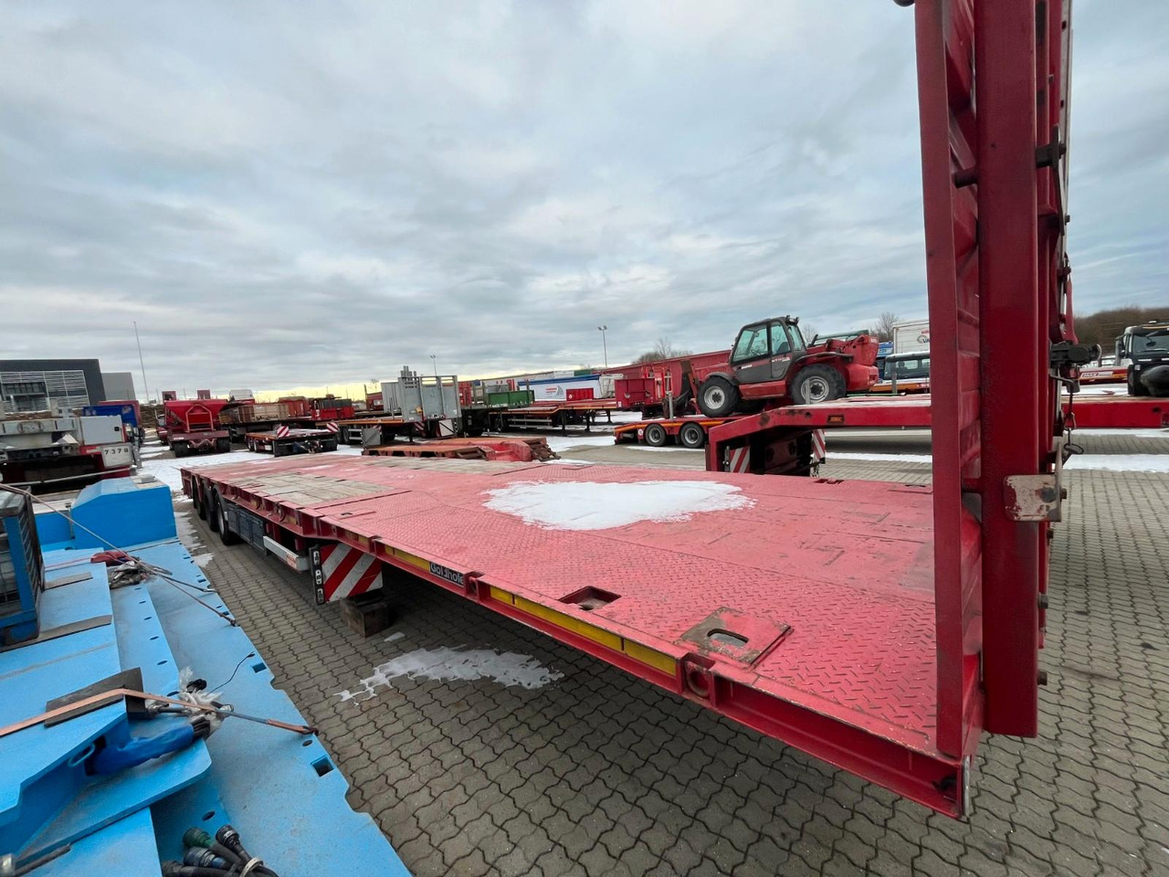 Goldhofer 3 achs plateu / Mega - Low loader semi-trailer: picture 2 Goldhofer 3 achs plateu / Mega - Low loader semi-trailer: picture 2