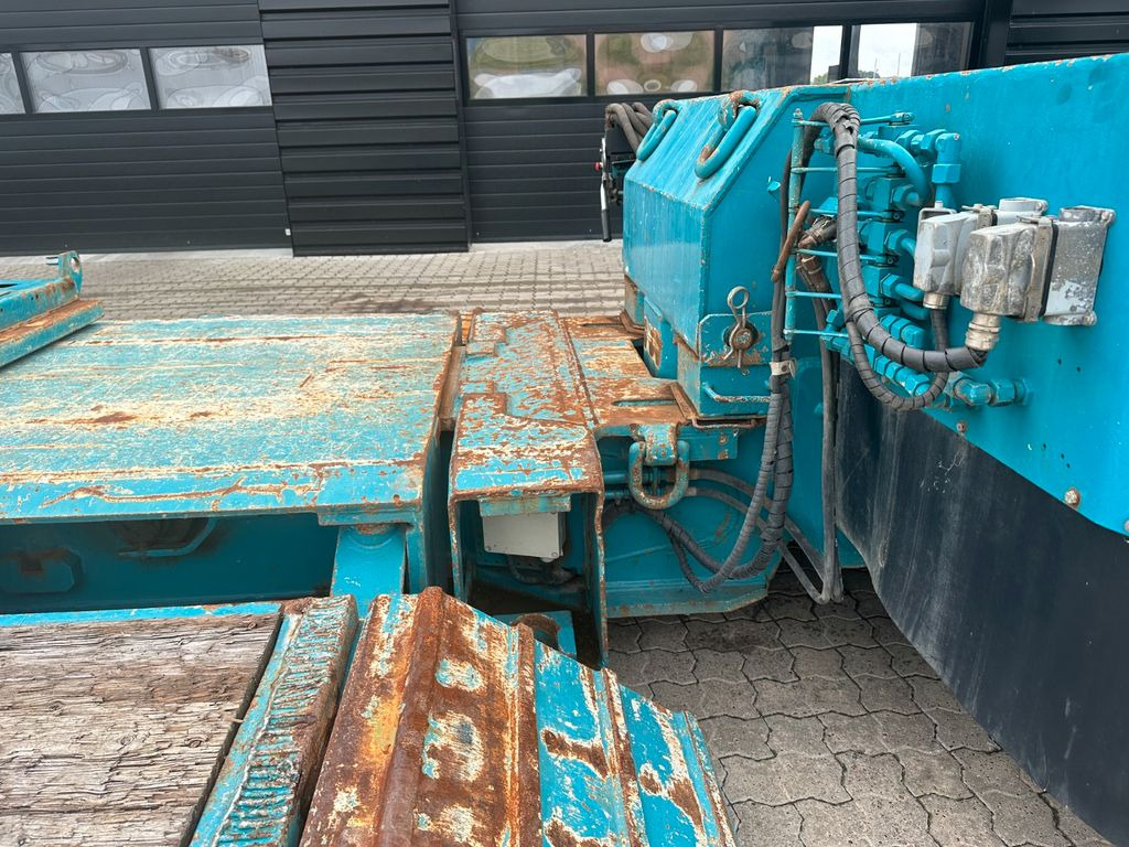 Low loader semi-trailer Goldhofer THP 2+4 XLE baggerbett Goldhofer THP 2+4 XLE baggerbett: picture 7 Low loader semi-trailer Goldhofer THP 2+4 XLE baggerbett Goldhofer THP 2+4 XLE baggerbett: picture 7