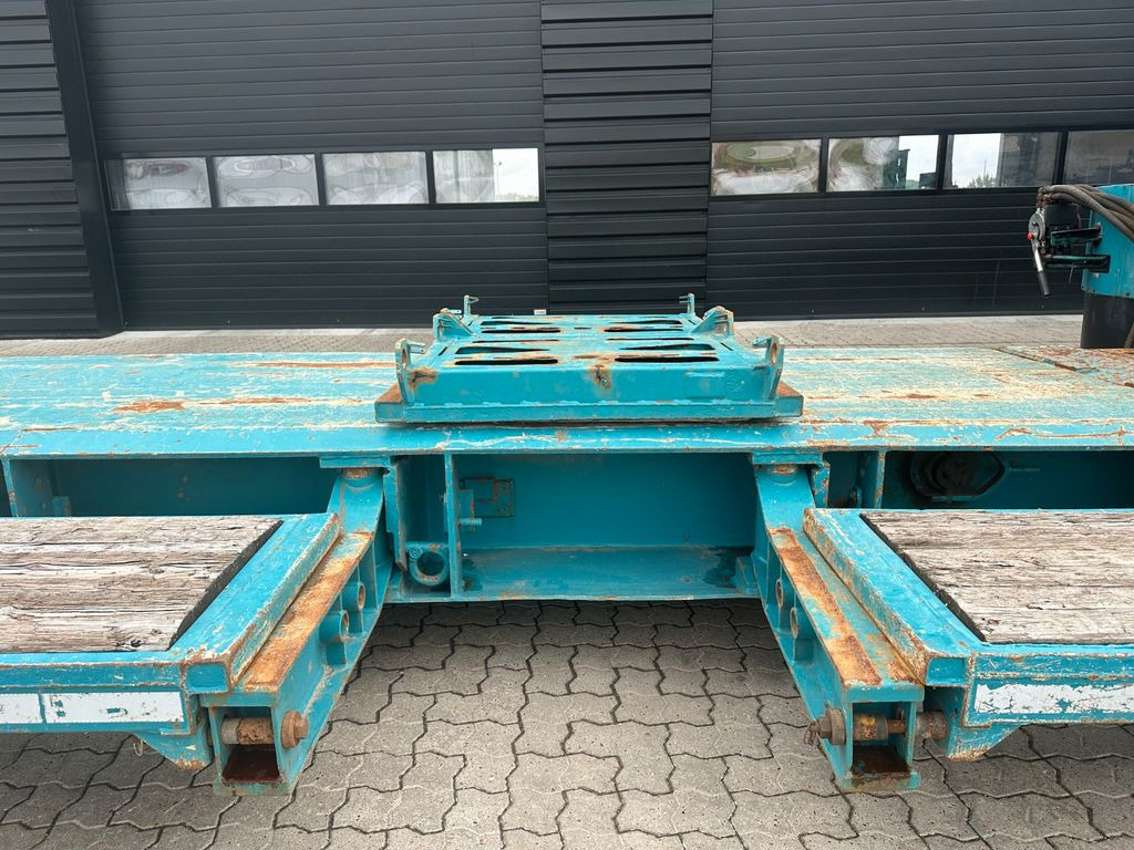 Low loader semi-trailer Goldhofer THP 2+4 XLE baggerbett Goldhofer THP 2+4 XLE baggerbett: picture 6 Low loader semi-trailer Goldhofer THP 2+4 XLE baggerbett Goldhofer THP 2+4 XLE baggerbett: picture 6