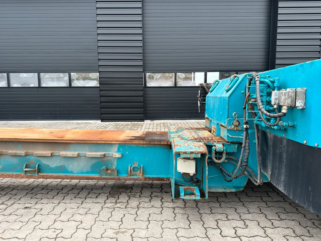 Low loader semi-trailer Goldhofer THP 2+4 XLE baggerbett Goldhofer THP 2+4 XLE baggerbett: picture 10 Low loader semi-trailer Goldhofer THP 2+4 XLE baggerbett Goldhofer THP 2+4 XLE baggerbett: picture 10