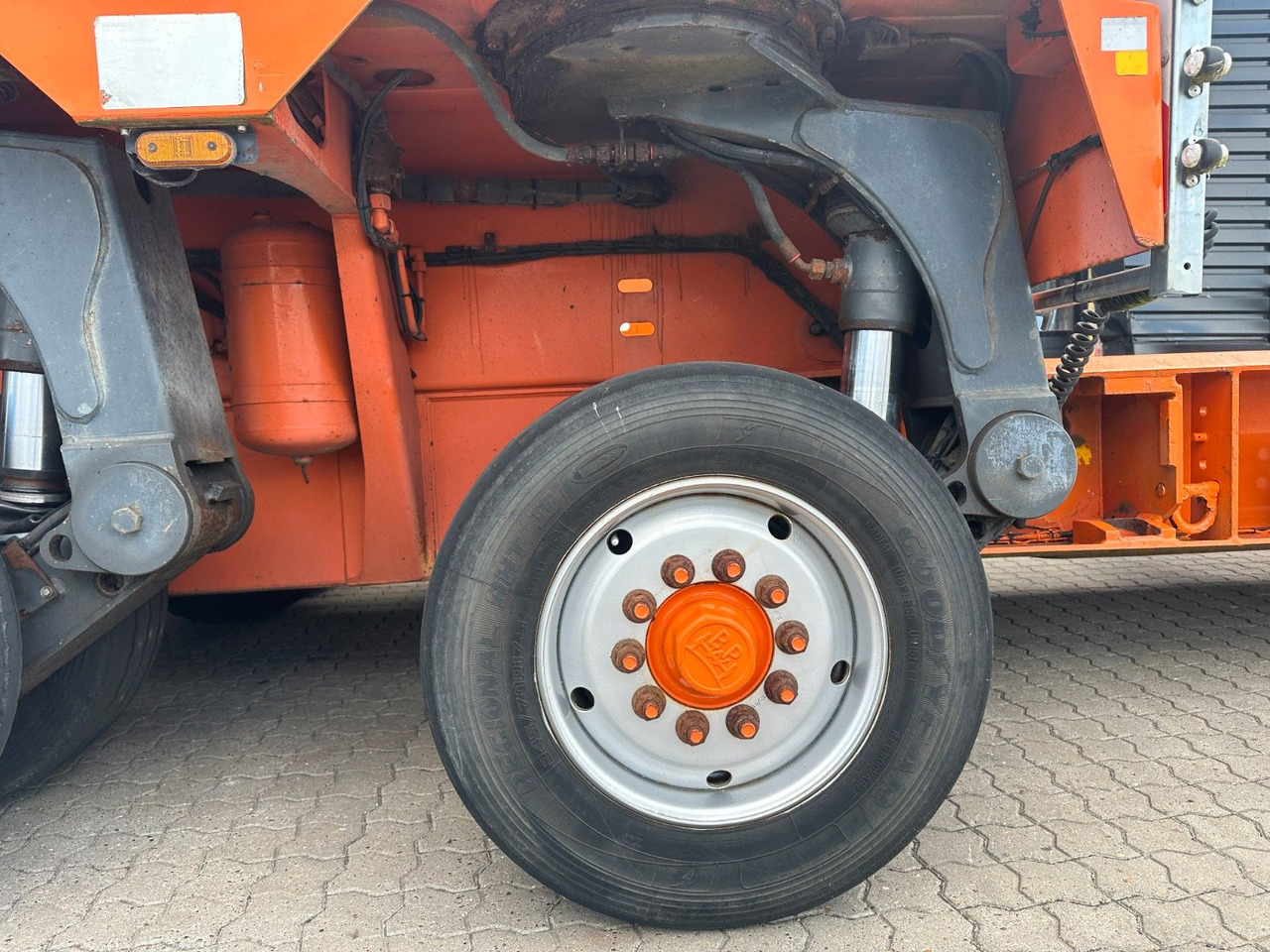 Low loader semi-trailer Goldhofer THP 3+5 XLE: picture 7