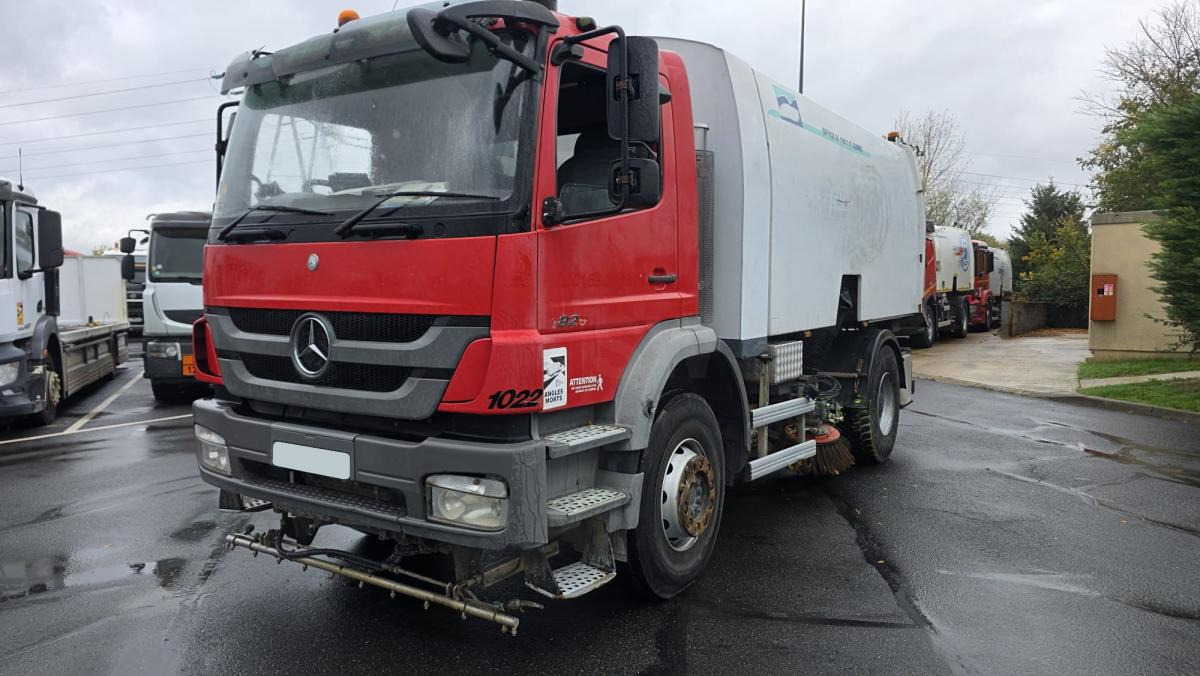 Mercedes Axor 1829 KO - Road sweeper: picture 1 Mercedes Axor 1829 KO - Road sweeper: picture 1