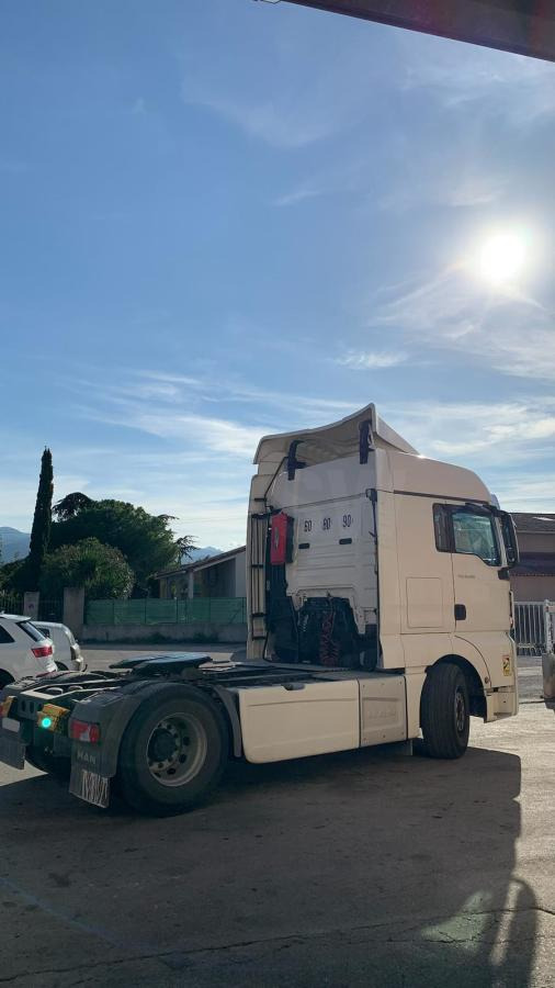 MAN TGX 18.460 - Tractor unit: picture 3 MAN TGX 18.460 - Tractor unit: picture 3