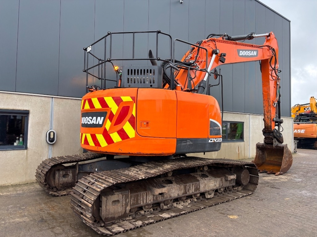 Doosan DX 235 LCR-5 - DX 235 - DX 225  - Crawler excavator: picture 5 Doosan DX 235 LCR-5 - DX 235 - DX 225  - Crawler excavator: picture 5