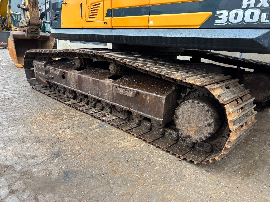 Crawler excavator Hyundai HX 300 L - HX300 - HX300L: picture 32 Crawler excavator Hyundai HX 300 L - HX300 - HX300L: picture 32