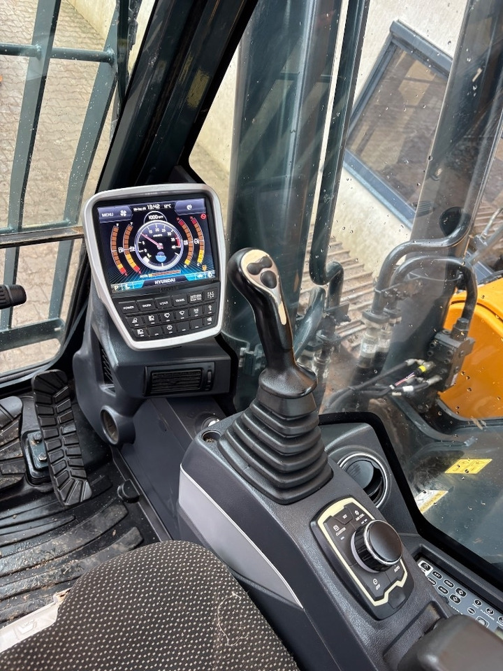 Crawler excavator Hyundai HX 300 L - HX300 - HX300L: picture 16 Crawler excavator Hyundai HX 300 L - HX300 - HX300L: picture 16