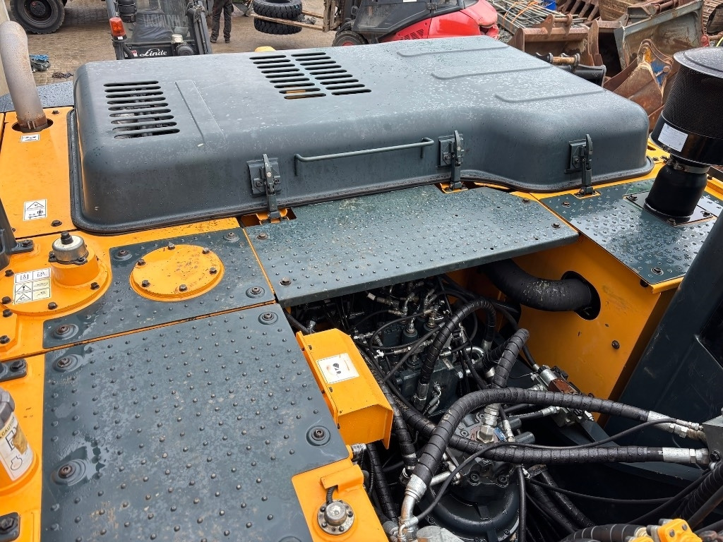 Crawler excavator Hyundai HX 300 L - HX300 - HX300L: picture 29 Crawler excavator Hyundai HX 300 L - HX300 - HX300L: picture 29