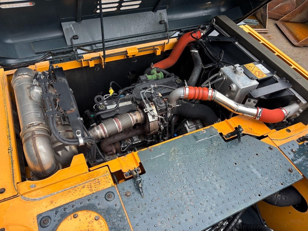 Crawler excavator Hyundai HX 300 L - HX300 - HX300L: picture 20 Crawler excavator Hyundai HX 300 L - HX300 - HX300L: picture 20