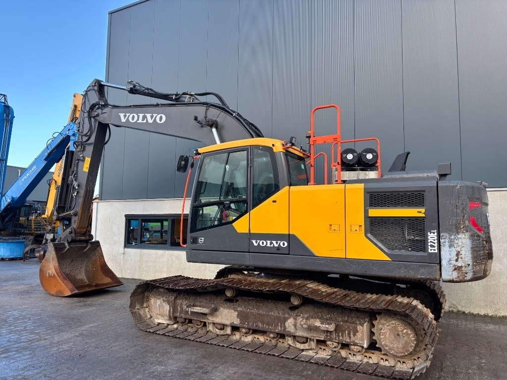 Volvo EC 220 E - EC 220EL - EC220EL - EC 220 L - Crawler excavator: picture 2 Volvo EC 220 E - EC 220EL - EC220EL - EC 220 L - Crawler excavator: picture 2