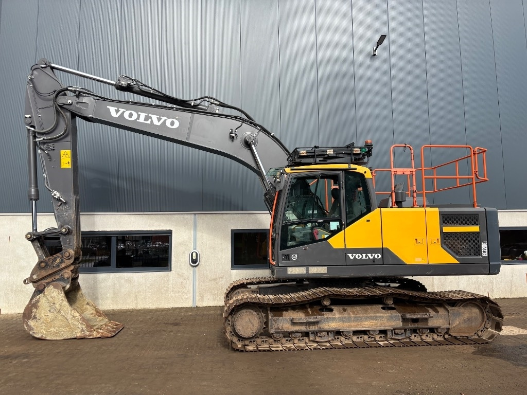 Volvo EC 220 E L - EC220EL - 220EL  - Crawler excavator: picture 1 Volvo EC 220 E L - EC220EL - 220EL  - Crawler excavator: picture 1