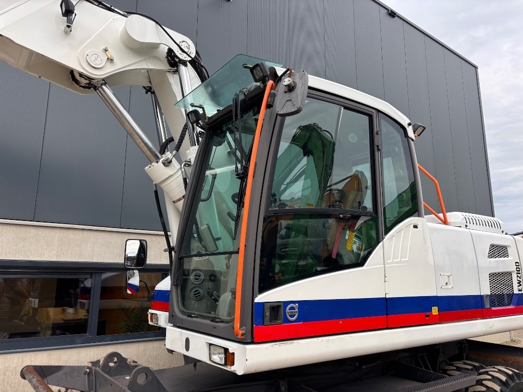 Wheel excavator Volvo EW 210 D - EW210 - EW210D - EW 180 - EW 240: picture 27 Wheel excavator Volvo EW 210 D - EW210 - EW210D - EW 180 - EW 240: picture 27