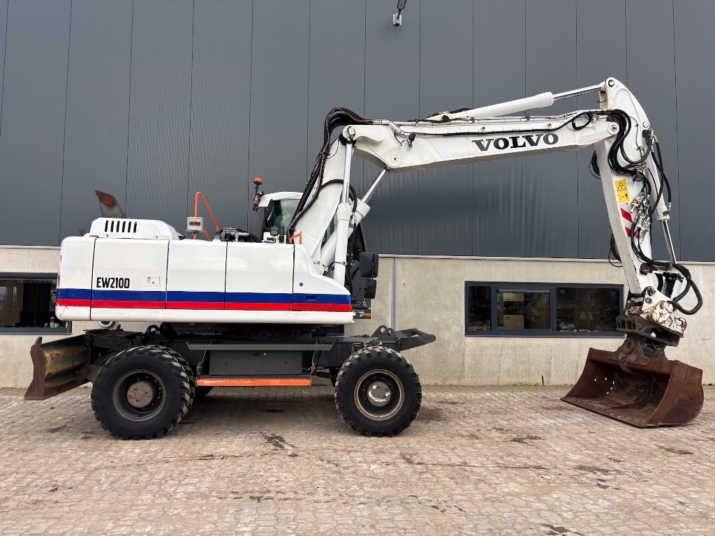 Wheel excavator Volvo EW 210 D - EW210 - EW210D - EW 180 - EW 240: picture 8 Wheel excavator Volvo EW 210 D - EW210 - EW210D - EW 180 - EW 240: picture 8