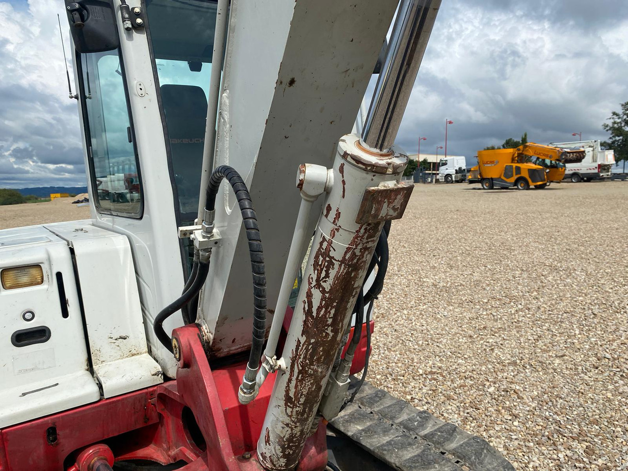 Crawler excavator TAKEUCHI TB 250: picture 14