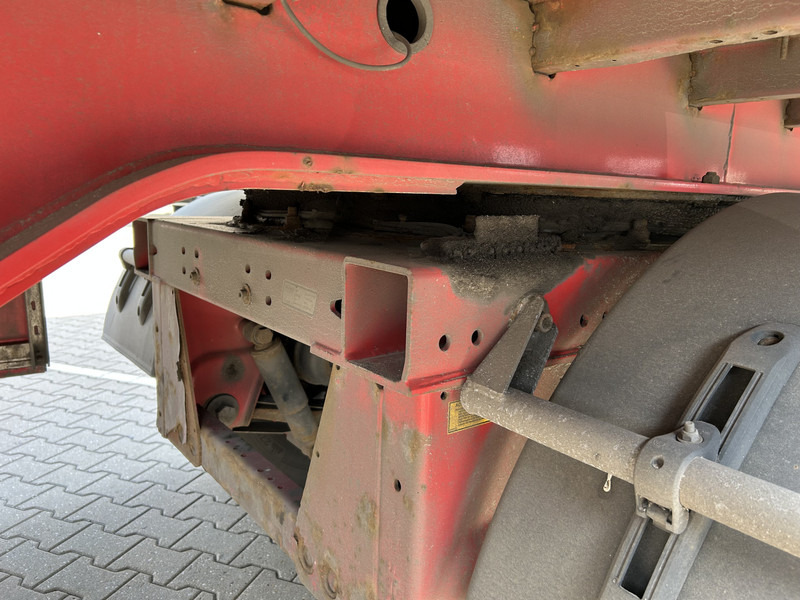 Closed box semi-trailer Groenewegen Jumbo / City / Box / Laadklep 2500 kg: picture 8 Closed box semi-trailer Groenewegen Jumbo / City / Box / Laadklep 2500 kg: picture 8