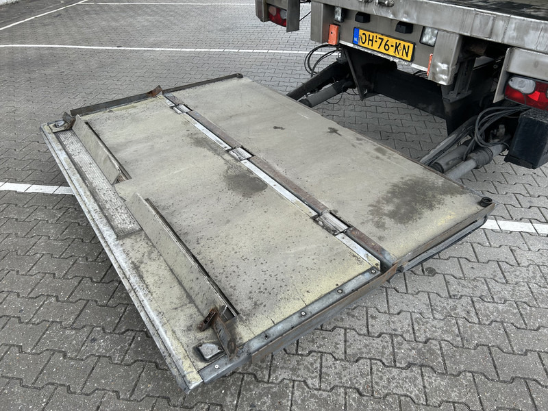H.T.F HZO 39 / Heiwo / Carrier Vector 1800 -> Defect / Iso Box / Loadlift 2500 kg - Refrigerator semi-trailer: picture 5 H.T.F HZO 39 / Heiwo / Carrier Vector 1800 -> Defect / Iso Box / Loadlift 2500 kg - Refrigerator semi-trailer: picture 5
