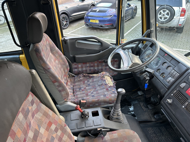 Iveco EuroCargo 80E15 / Double Cab / Manual / 427 dkm / Blad - Blad / Box Truck - Box truck: picture 3 Iveco EuroCargo 80E15 / Double Cab / Manual / 427 dkm / Blad - Blad / Box Truck - Box truck: picture 3