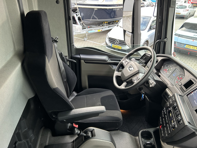 MAN TGM 18.250 / Carrier Koeler -30 gr / Chereau Frigobox / Laadklep / APK 06-26 - Refrigerator truck: picture 3 MAN TGM 18.250 / Carrier Koeler -30 gr / Chereau Frigobox / Laadklep / APK 06-26 - Refrigerator truck: picture 3