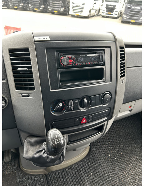 Mercedes-Benz Sprinter 210 2.2 CDI / 73 dkm / L1 H1 / Tow Bar / APK TUV 08-26 - Small van: picture 4 Mercedes-Benz Sprinter 210 2.2 CDI / 73 dkm / L1 H1 / Tow Bar / APK TUV 08-26 - Small van: picture 4