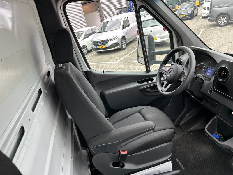 Mercedes-Benz Sprinter 515 1.9 CDI / 126 dkm / Box 4.4 mtr / Laadklep / APK 07-26 - Box van: picture 3 Mercedes-Benz Sprinter 515 1.9 CDI / 126 dkm / Box 4.4 mtr / Laadklep / APK 07-26 - Box van: picture 3