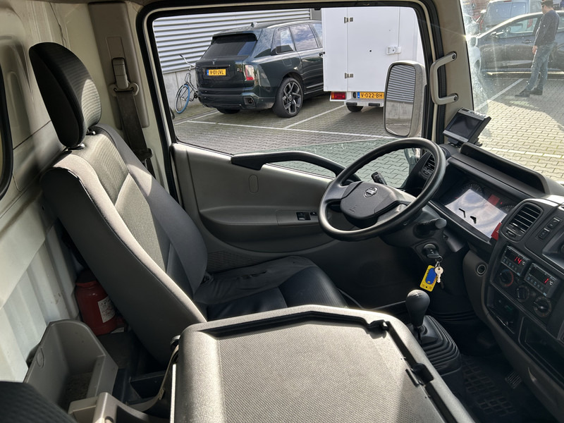 Nissan Cabstar NT400 / Duo Temp Frigo -30 gr / 146 dkm / Blad - Blad / APK TUV 03-26 - Refrigerated van: picture 3 Nissan Cabstar NT400 / Duo Temp Frigo -30 gr / 146 dkm / Blad - Blad / APK TUV 03-26 - Refrigerated van: picture 3