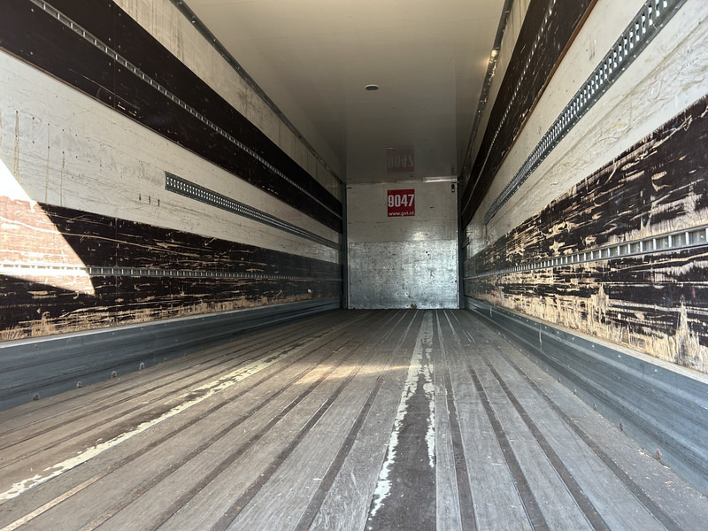 Renders ROC 12.10 City / Box / Loadlift 2000 kg / NL Trailer - Closed box semi-trailer: picture 3 Renders ROC 12.10 City / Box / Loadlift 2000 kg / NL Trailer - Closed box semi-trailer: picture 3