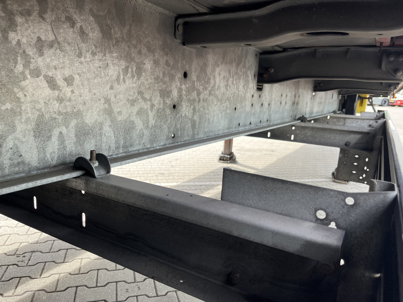 Closed box semi-trailer Schmitz Cargobull SCB S2 / Box Trailer / 2 axle / APK TUV 06-26: picture 6