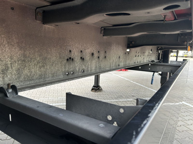 Closed box semi-trailer Schmitz Cargobull SCB S3B / Box Trailer / 2x Liftas / APK TUV 09-26: picture 6