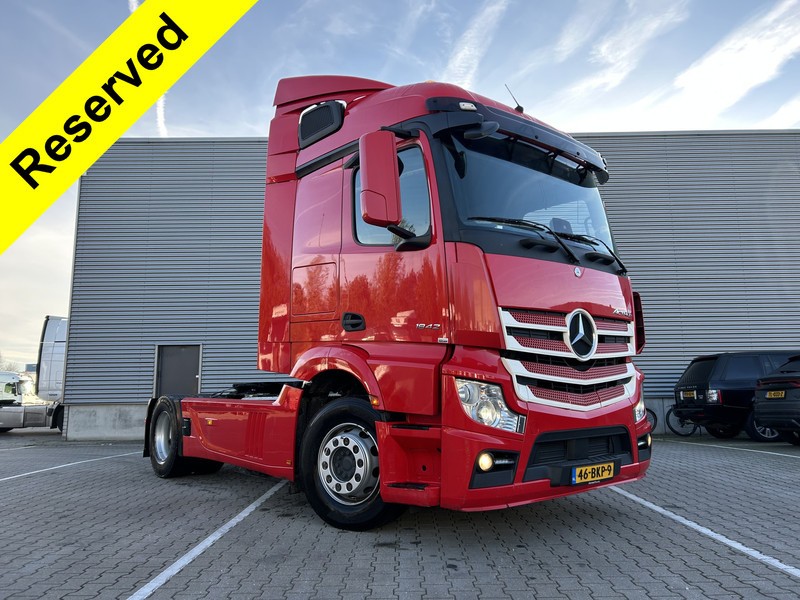 Mercedes-Benz Actros 1842 LS Streamspace / 934 dkm / NL Truck / APK TUV 03-26 - Tractor unit: picture 1 Mercedes-Benz Actros 1842 LS Streamspace / 934 dkm / NL Truck / APK TUV 03-26 - Tractor unit: picture 1
