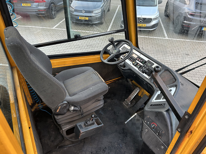 Terberg YT 182 / Cummins / Allison / 2008 / Terminal Tractor - Tractor unit: picture 3 Terberg YT 182 / Cummins / Allison / 2008 / Terminal Tractor - Tractor unit: picture 3