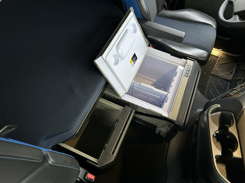 Tractor unit Volvo FH 500 Globetrotter XL / New Tacho V2 / Stand Klima / 2 Tanks / APK TUV 09-26: picture 9