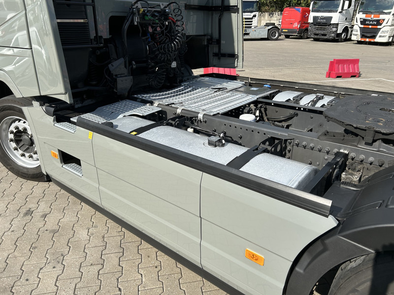 Tractor unit Volvo FH 500 Globetrotter XL / VEB+ / 2 Tanks / New Tacho V2 / APK TUV 07-26: picture 16