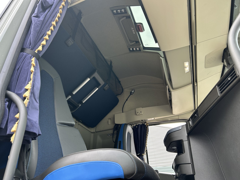 Tractor unit Volvo FH 500 Globetrotter XL / VEB+ / 2 Tanks / New Tacho V2 / APK TUV 07-26: picture 8