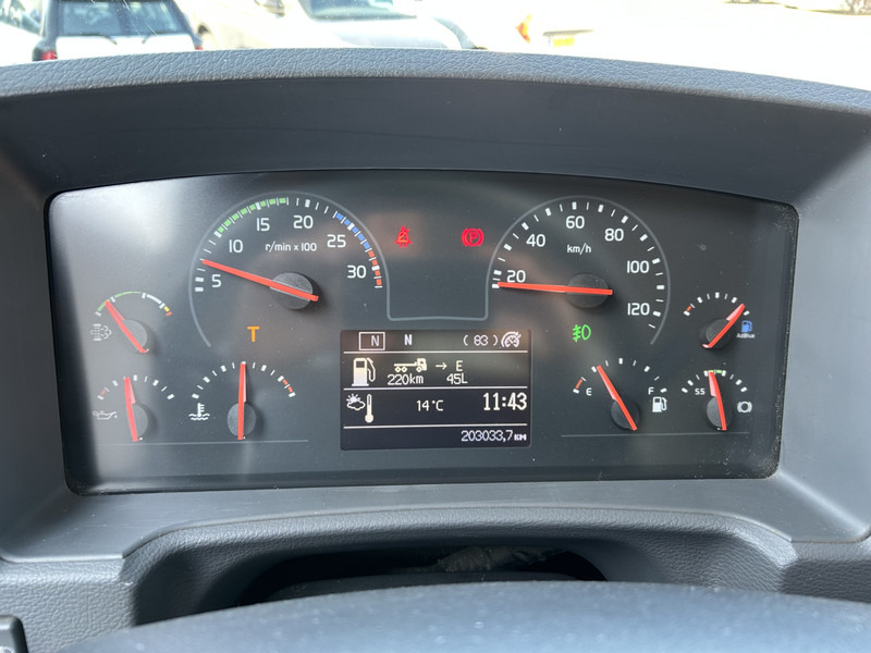Volvo FL 210 / 12 Ton / 203 dkm / Wrapped / Box / Laadklep / APK 01-26 - Box truck: picture 4 Volvo FL 210 / 12 Ton / 203 dkm / Wrapped / Box / Laadklep / APK 01-26 - Box truck: picture 4