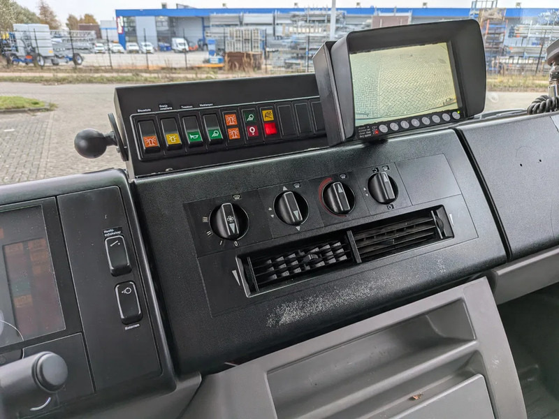 Fire truck Mercedes-Benz: picture 20 Fire truck Mercedes-Benz: picture 20