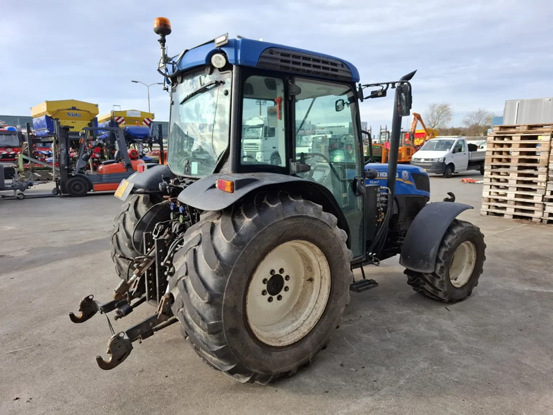 New Holland T4.95 T4.95LP - Farm tractor: picture 2 New Holland T4.95 T4.95LP - Farm tractor: picture 2