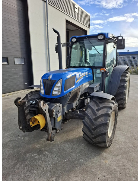 New Holland T4.95 T4.95LP - Farm tractor: picture 3 New Holland T4.95 T4.95LP - Farm tractor: picture 3