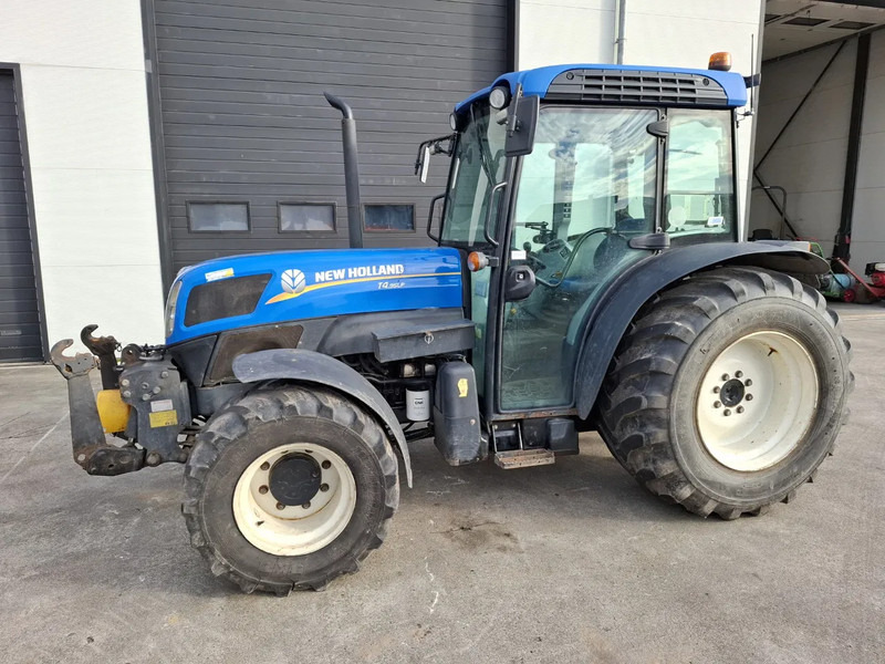 New Holland T4.95 T4.95LP - Farm tractor: picture 1 New Holland T4.95 T4.95LP - Farm tractor: picture 1