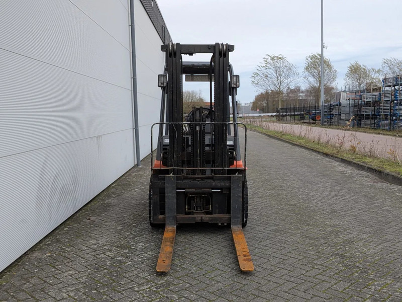 Toyota 002-7FDF30 - Forklift: picture 5 Toyota 002-7FDF30 - Forklift: picture 5