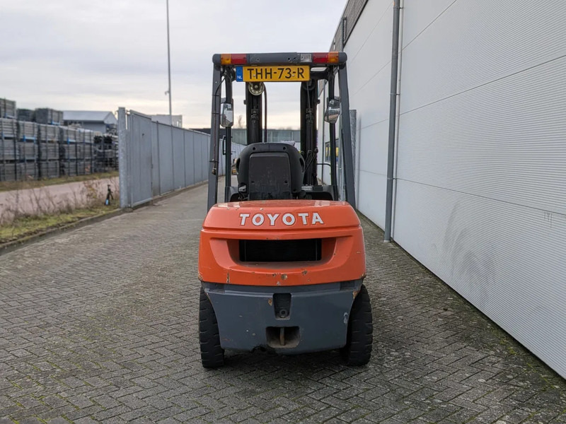 Toyota 002-7FDF30 - Forklift: picture 4 Toyota 002-7FDF30 - Forklift: picture 4