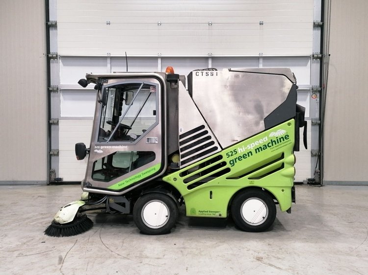 Used Street sweeper GREEN MACHINE - 525 HI-SPEED - Road sweeper: picture 3 Used Street sweeper GREEN MACHINE - 525 HI-SPEED - Road sweeper: picture 3