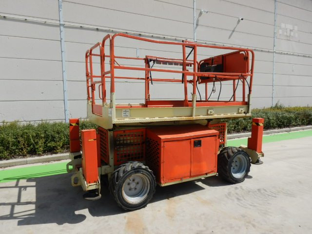 Used scissor Lift Diesel 4x4 JLG 260 MRT - Scissor lift: picture 3 Used scissor Lift Diesel 4x4 JLG 260 MRT - Scissor lift: picture 3