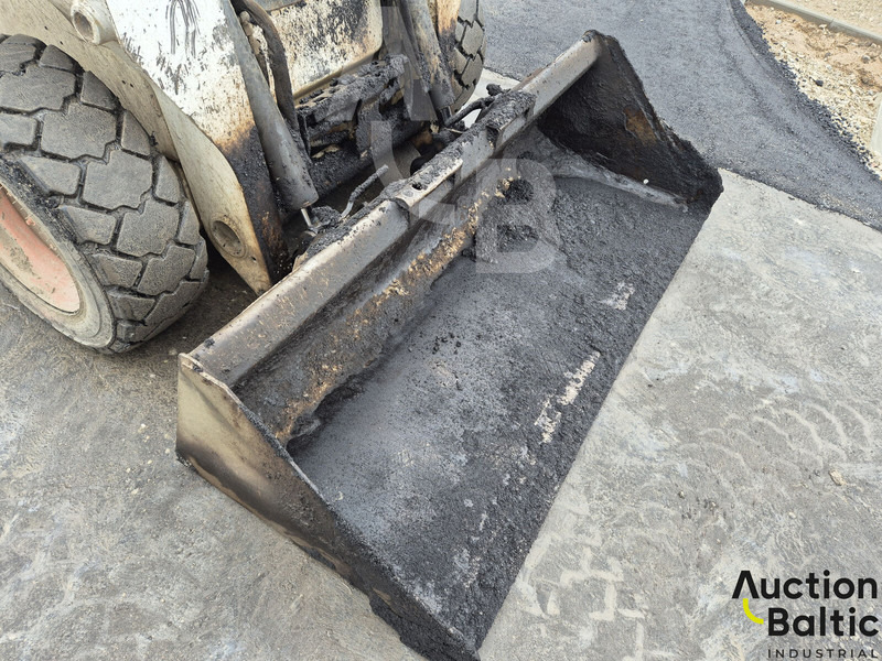 Skid steer loader Bobcat S 530: picture 10