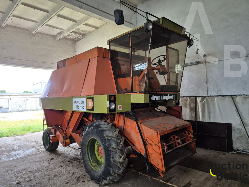 Dronningborg D1900 - Combine harvester: picture 1 Dronningborg D1900 - Combine harvester: picture 1