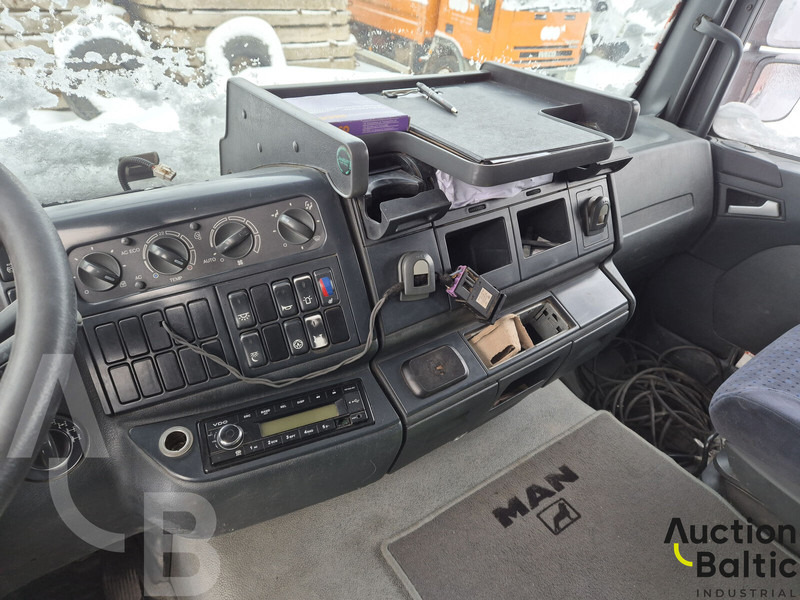 Tipper MAN TGA26.430: picture 10