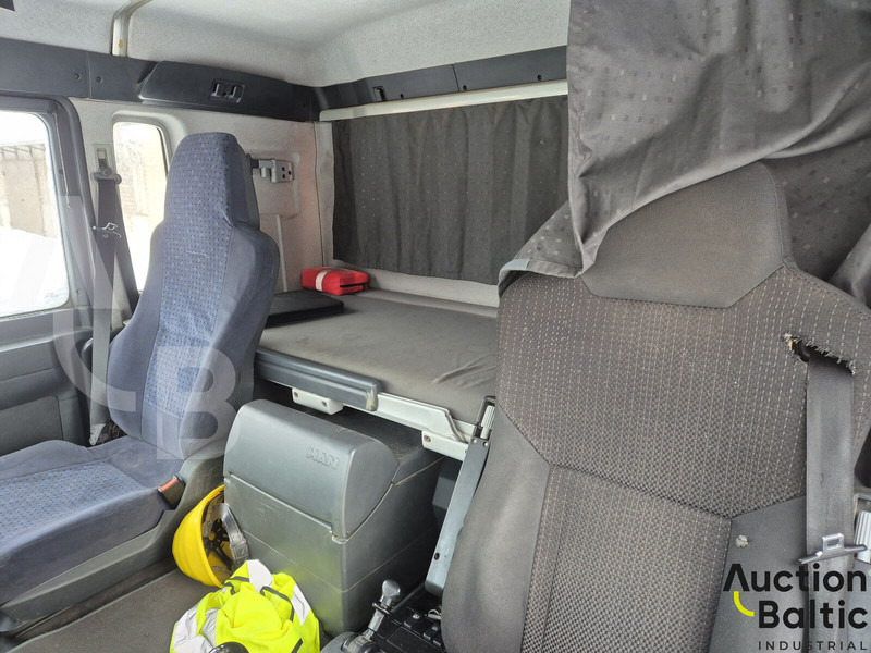 Tipper MAN TGA26.430: picture 14