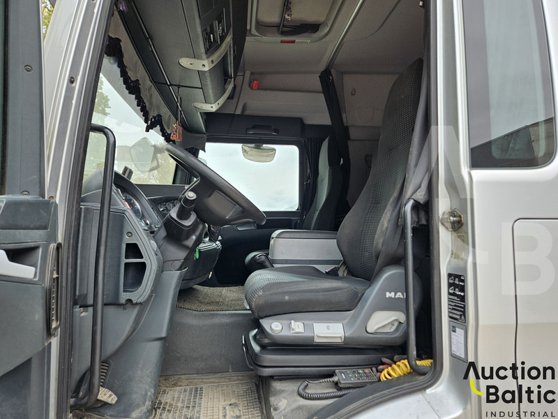 MAN TGL8.250 - Curtainsider truck: picture 5 MAN TGL8.250 - Curtainsider truck: picture 5