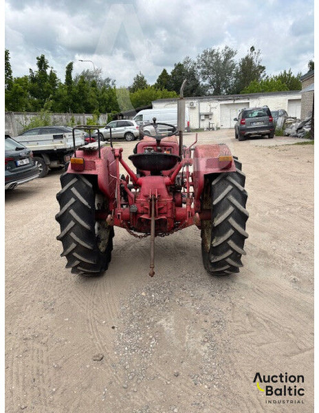 MCCORMICK International Farmall D-324 - Farm tractor: picture 5 MCCORMICK International Farmall D-324 - Farm tractor: picture 5