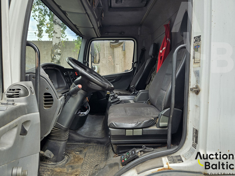 Mercedes-Benz 1018 - Refrigerator truck: picture 5 Mercedes-Benz 1018 - Refrigerator truck: picture 5