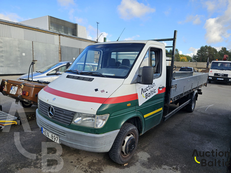 Mercedes-Benz 408 - Open body delivery van: picture 1 Mercedes-Benz 408 - Open body delivery van: picture 1