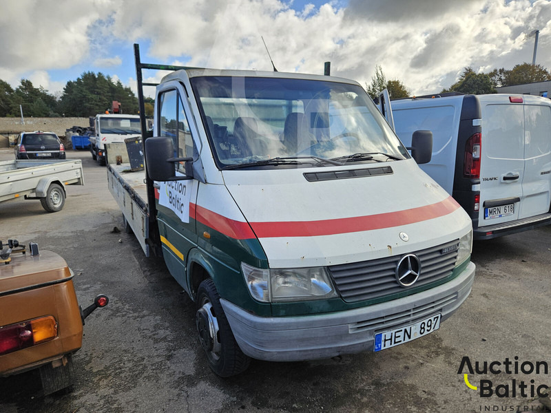 Mercedes-Benz 408 - Open body delivery van: picture 2 Mercedes-Benz 408 - Open body delivery van: picture 2